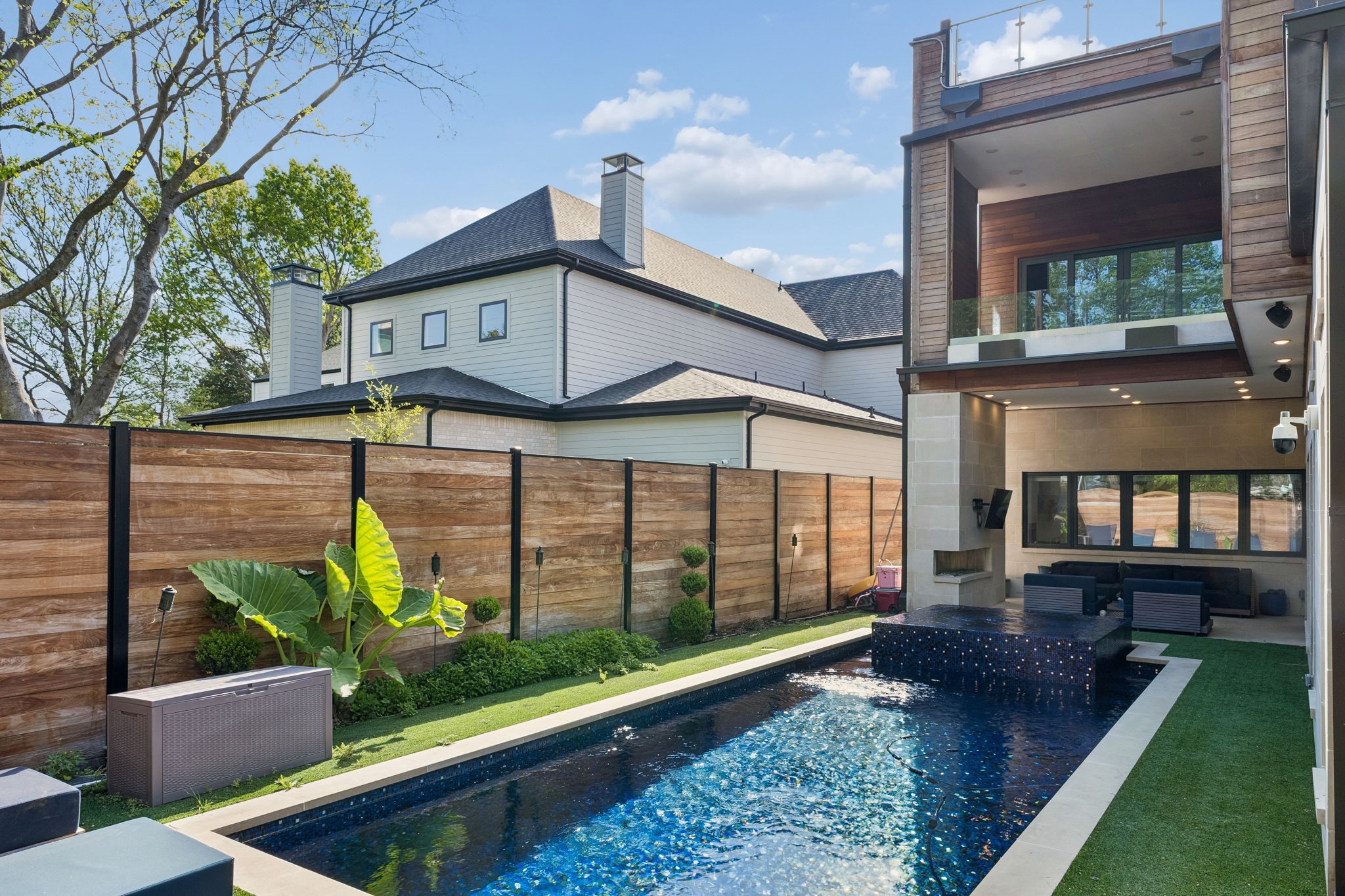 8619 San Fernando Way