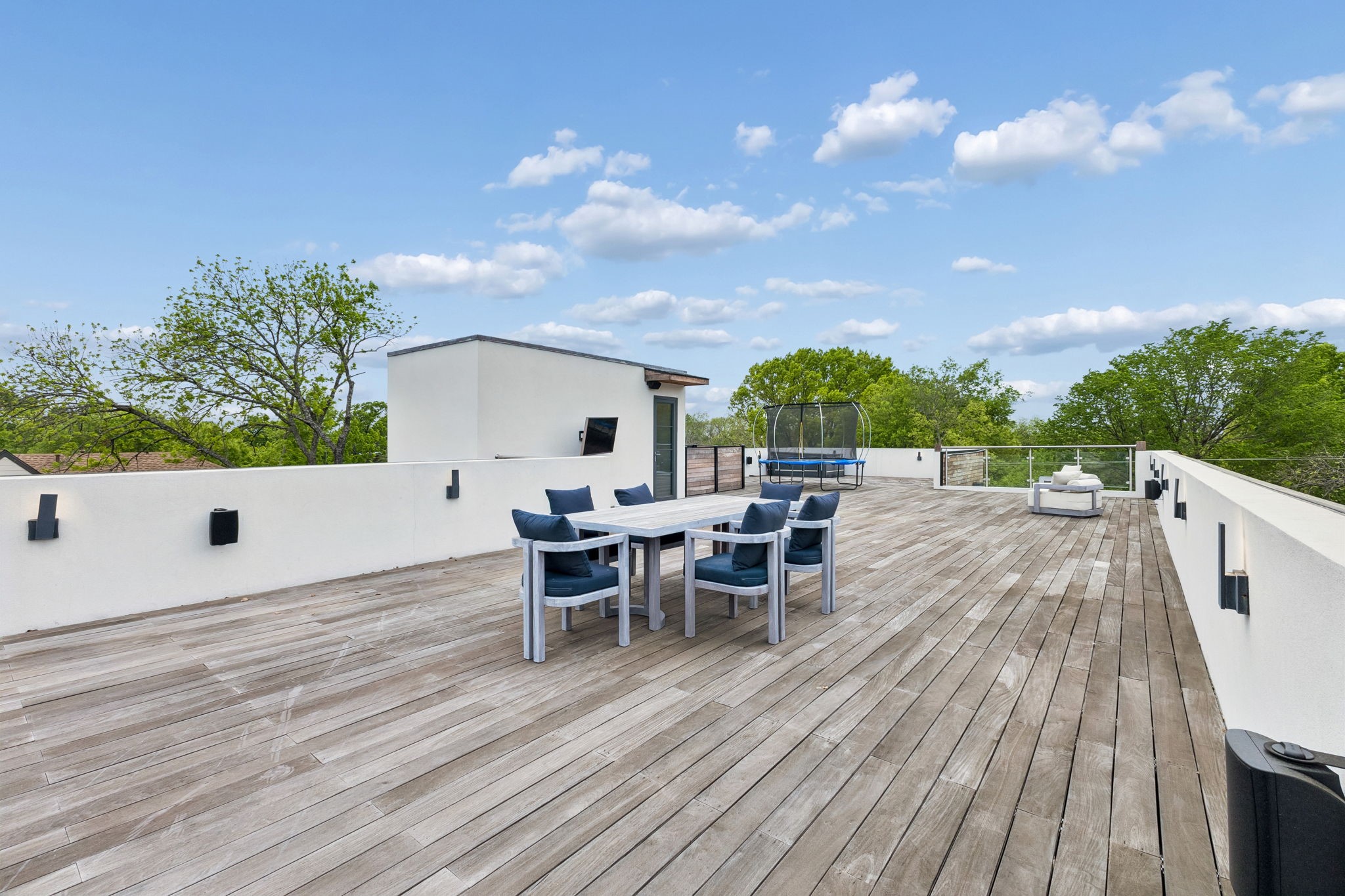 8619 San Fernando Way