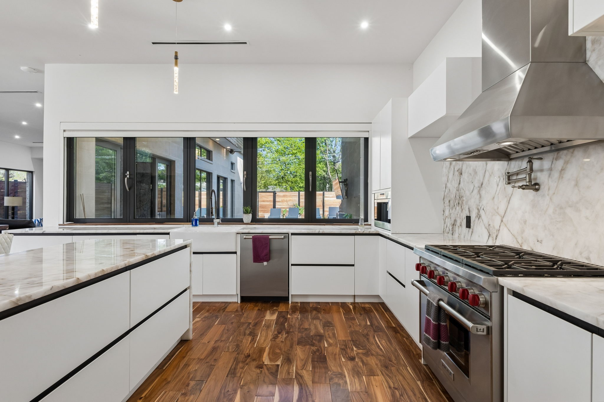 8619 San Fernando Way