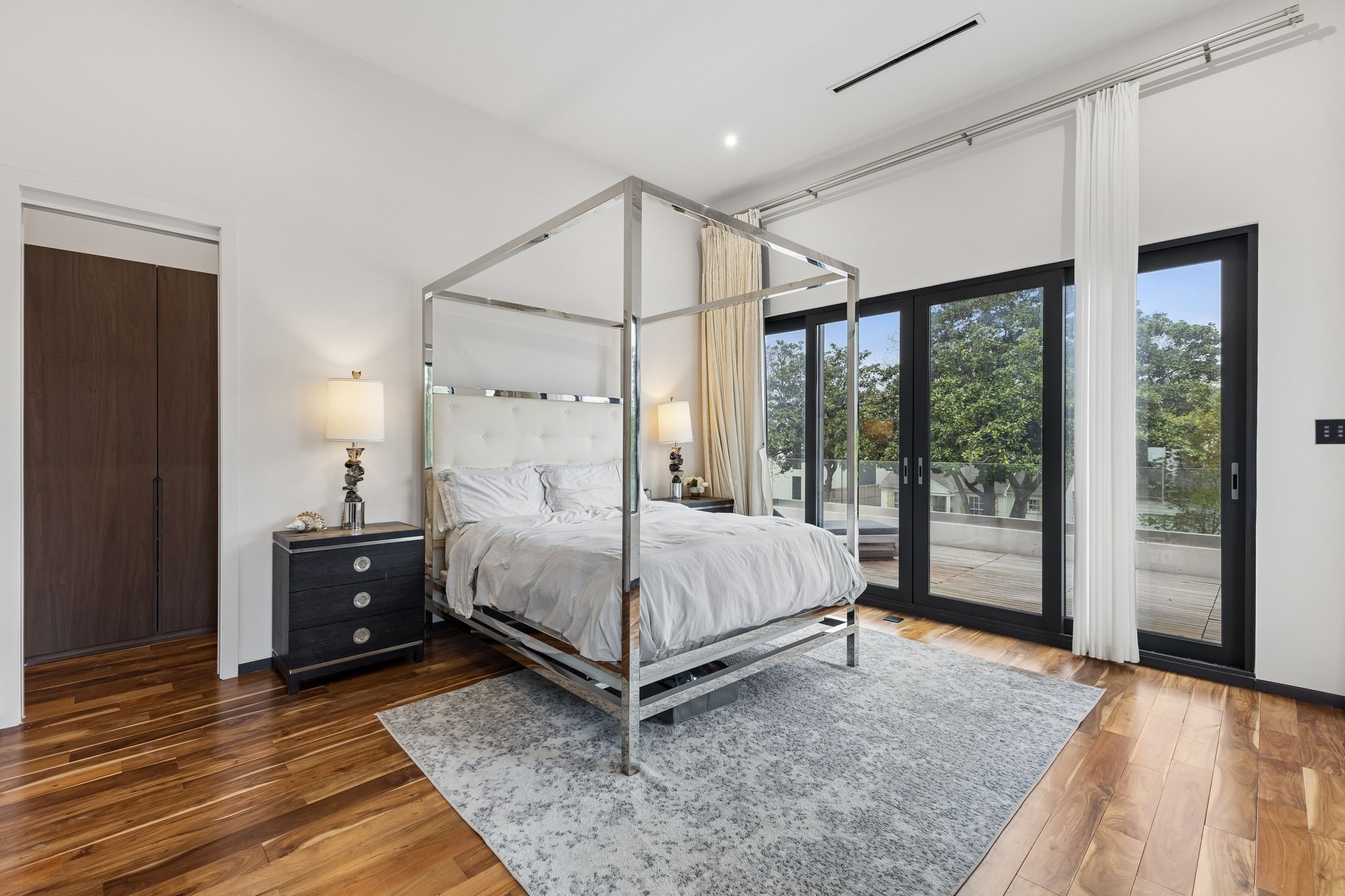 8619 San Fernando Way