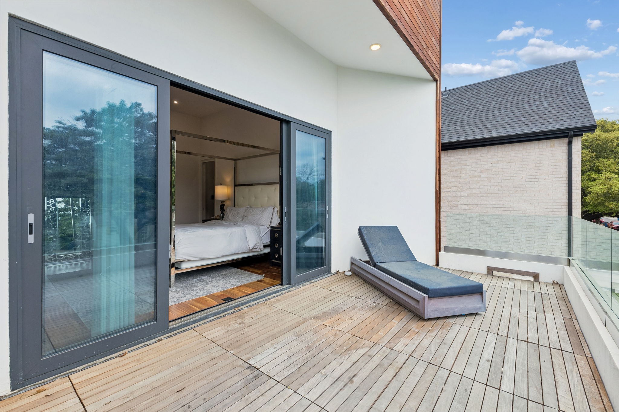 8619 San Fernando Way