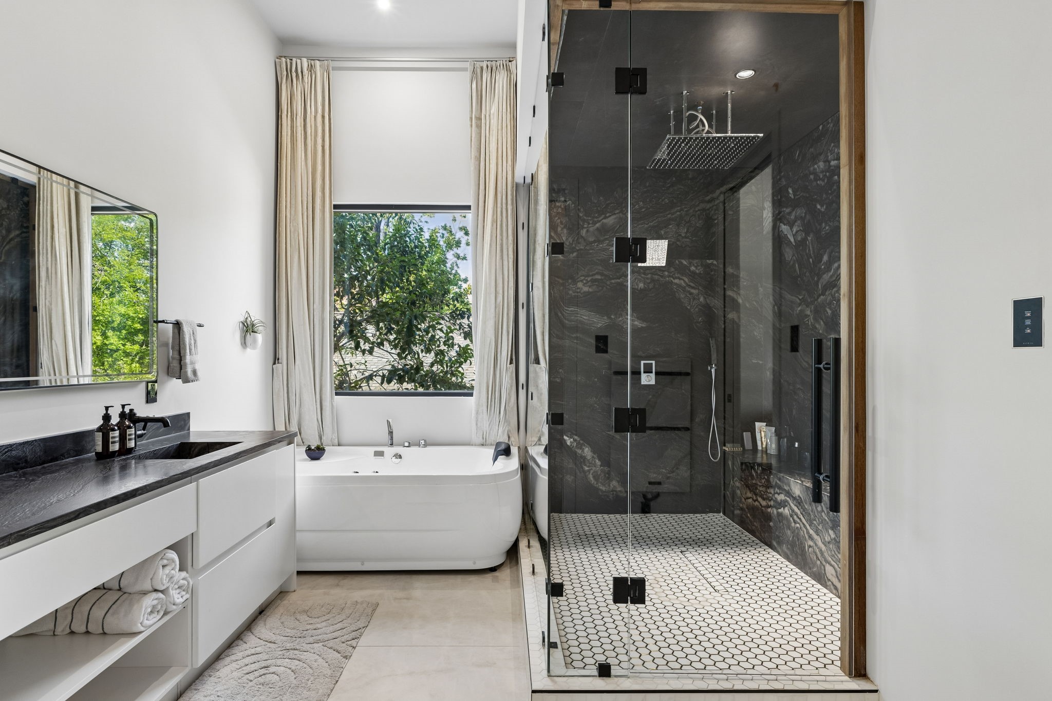 8619 San Fernando Way