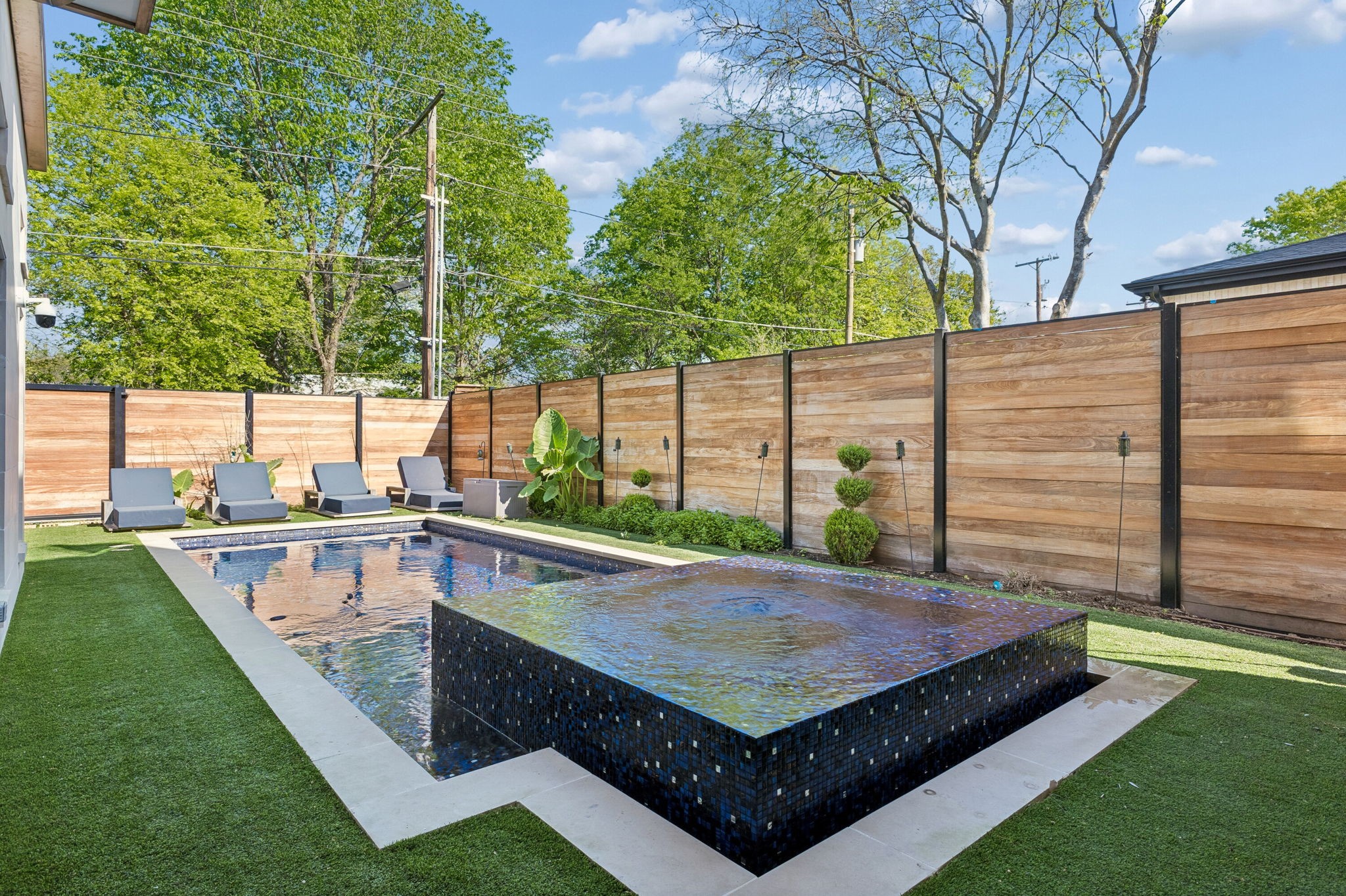 8619 San Fernando Way