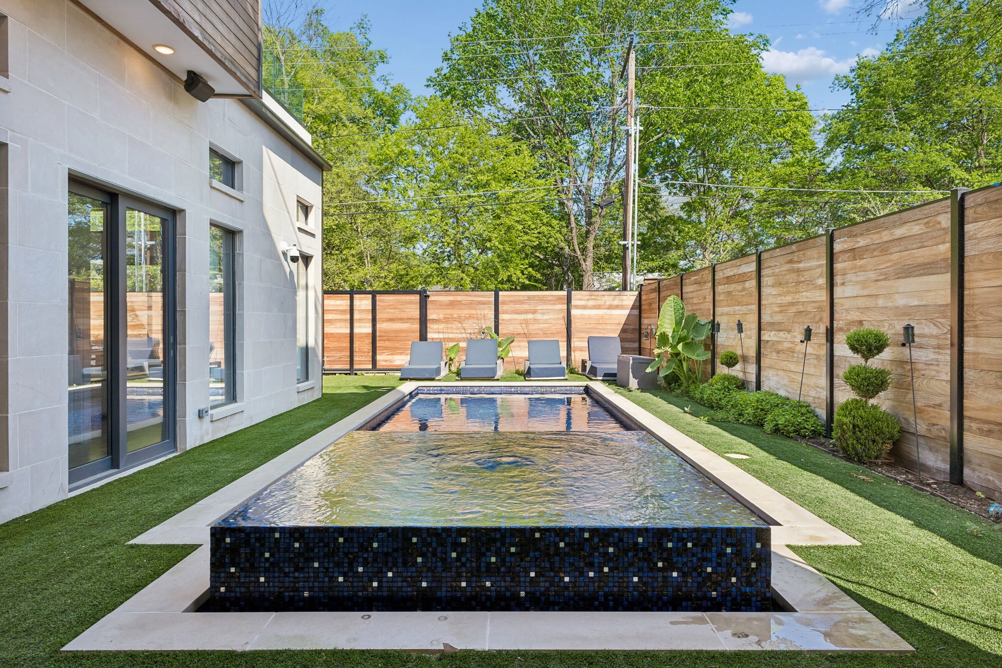 8619 San Fernando Way