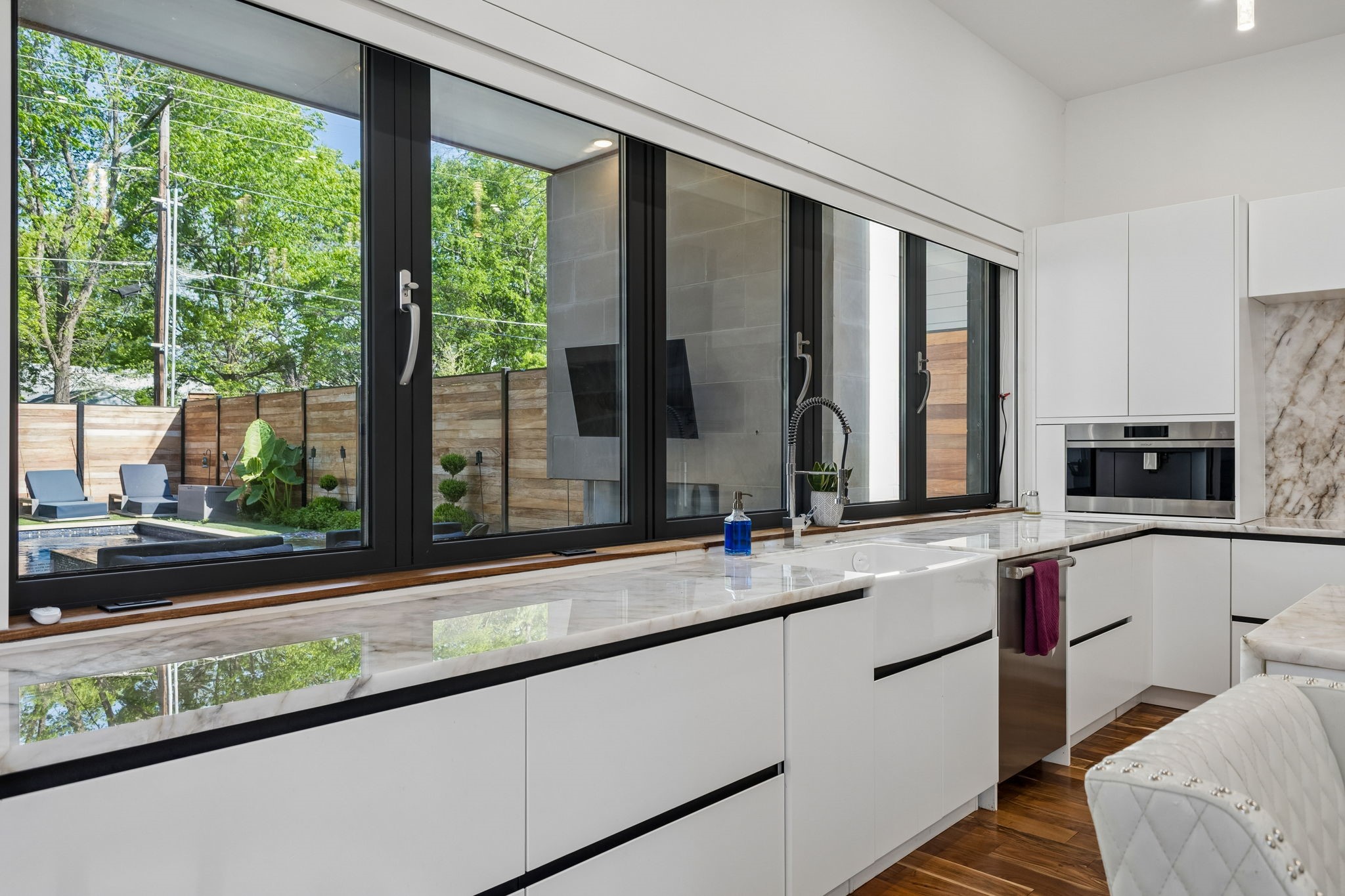 8619 San Fernando Way