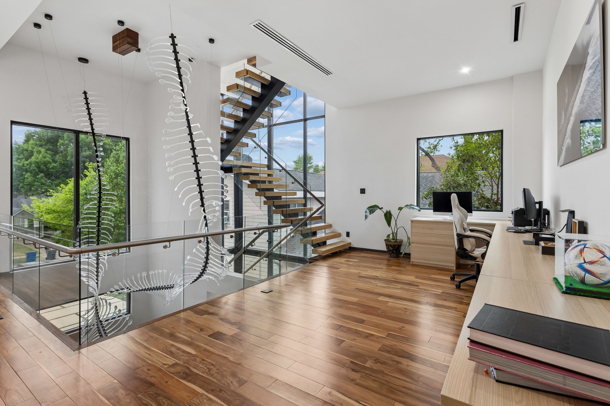 8619 San Fernando Way