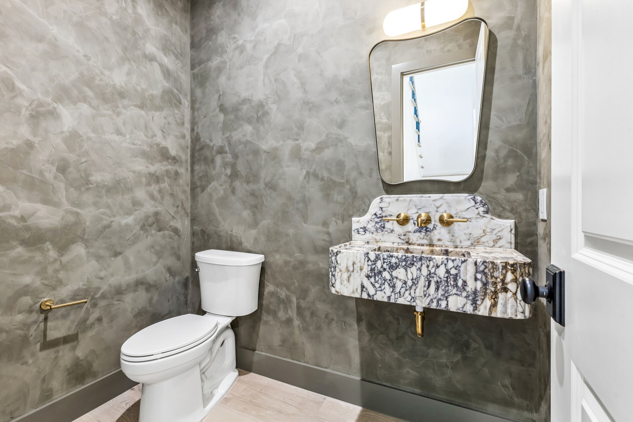 6402 Westlake Avenue