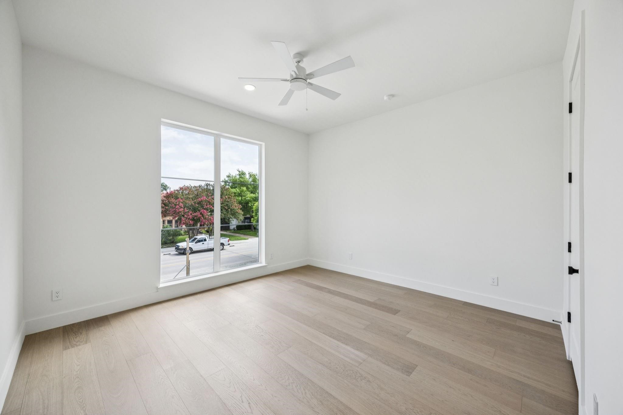 6244 Richmond Avenue