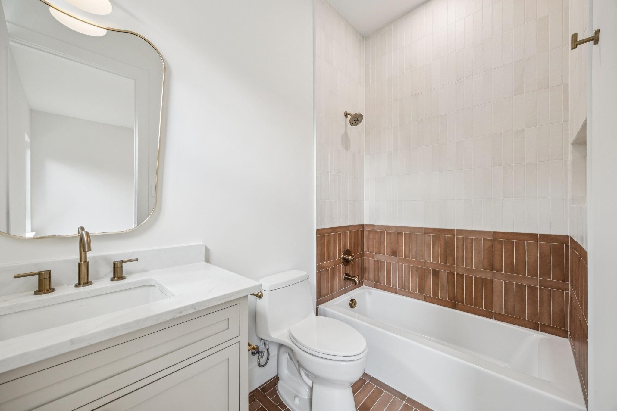 6244 Richmond Avenue