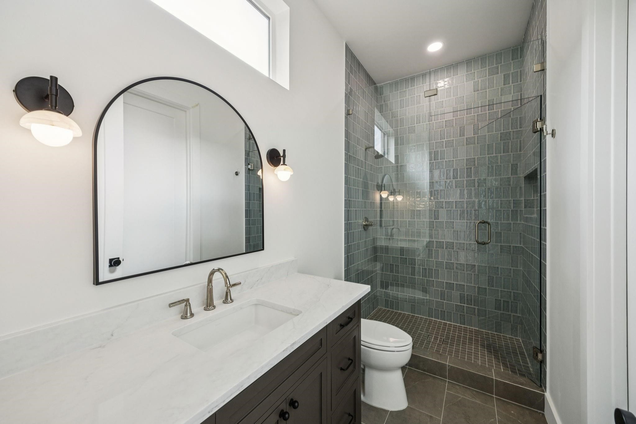 6244 Richmond Avenue