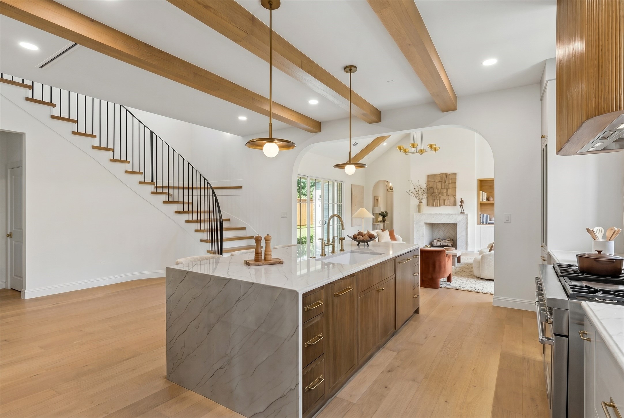 6729 Ravendale Lane