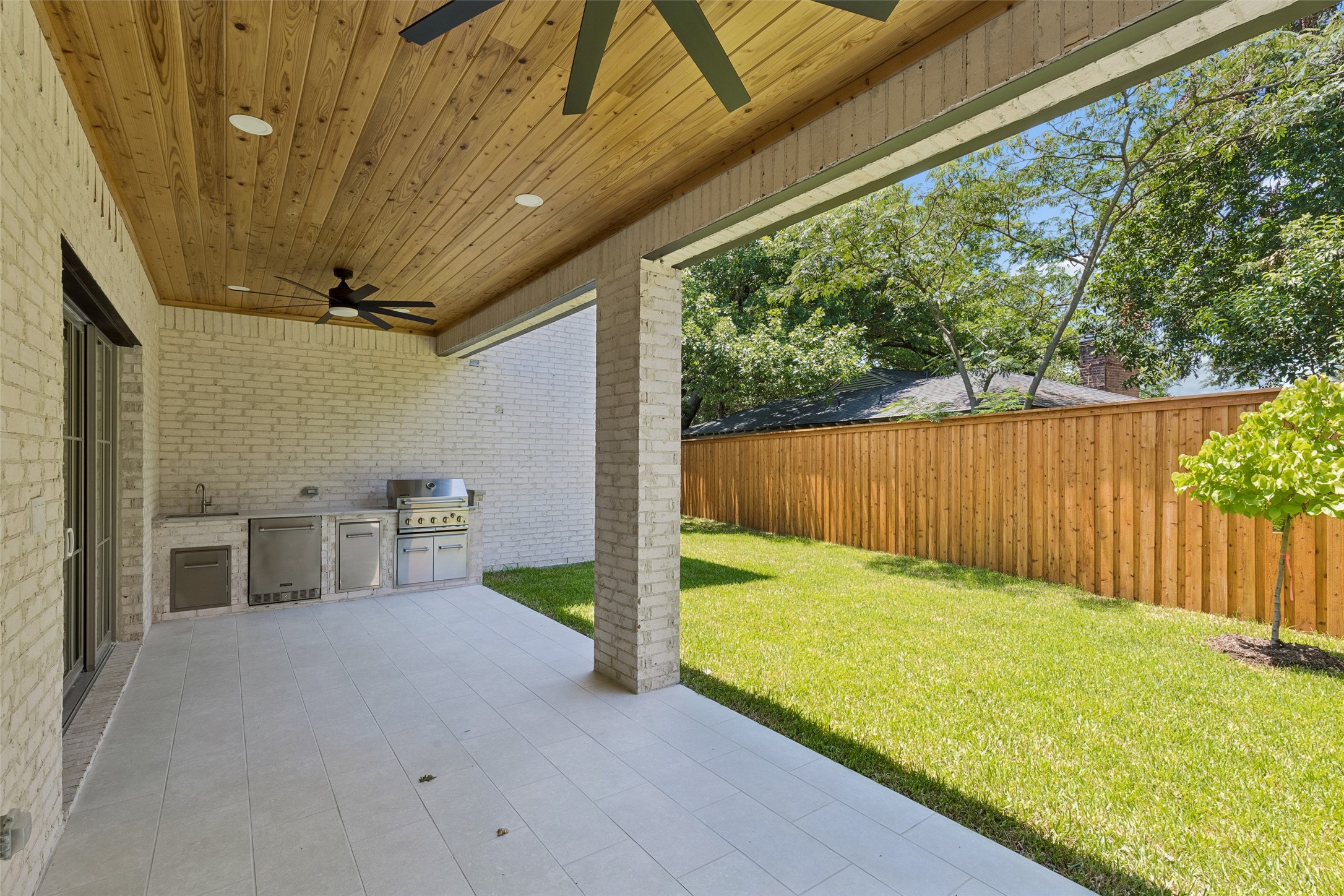 6729 Ravendale Lane