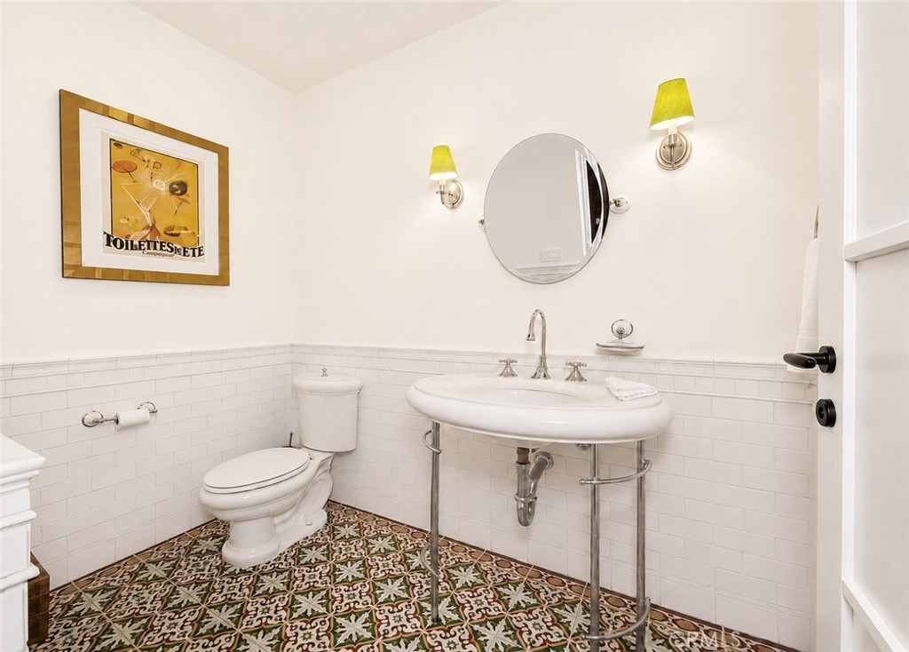 1131 Emerald Bay