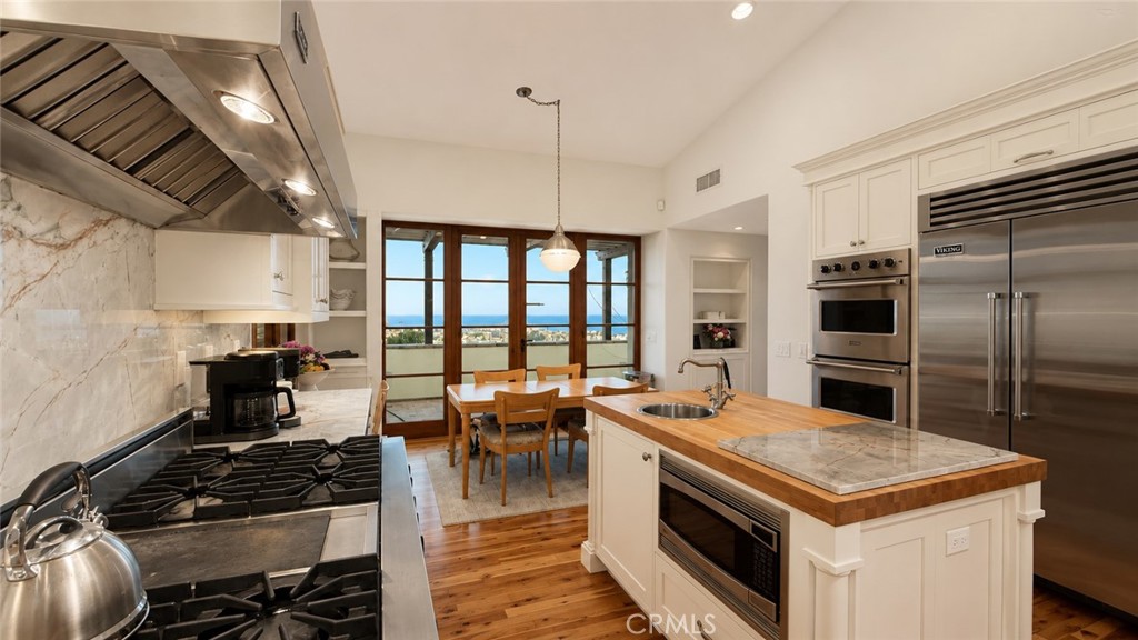 1131 Emerald Bay