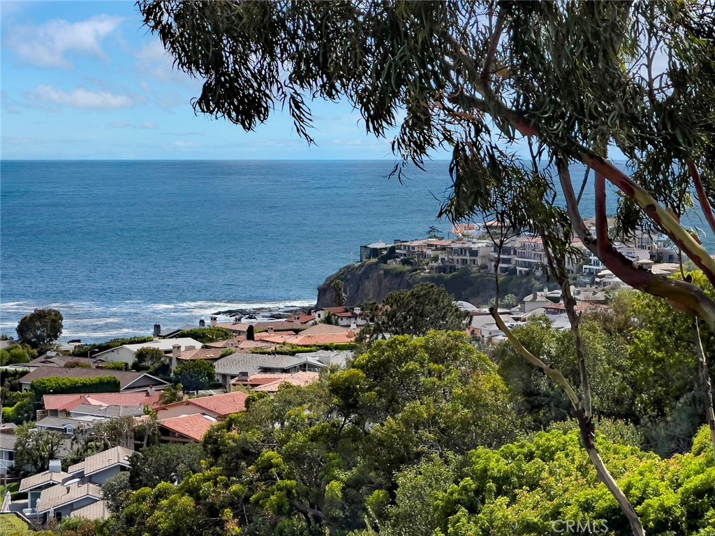 1131 Emerald Bay