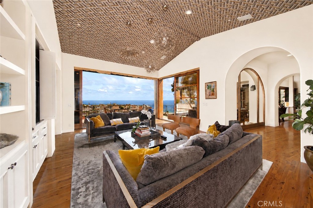 1131 Emerald Bay