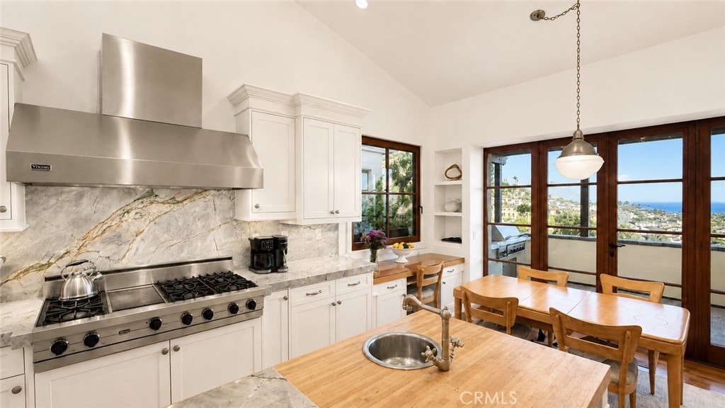 1131 Emerald Bay
