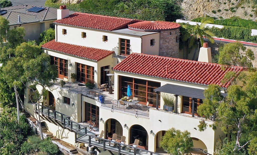 1131 Emerald Bay