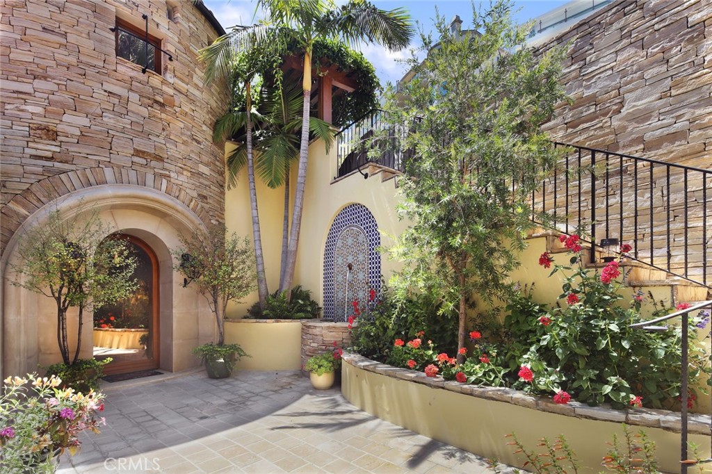 1131 Emerald Bay