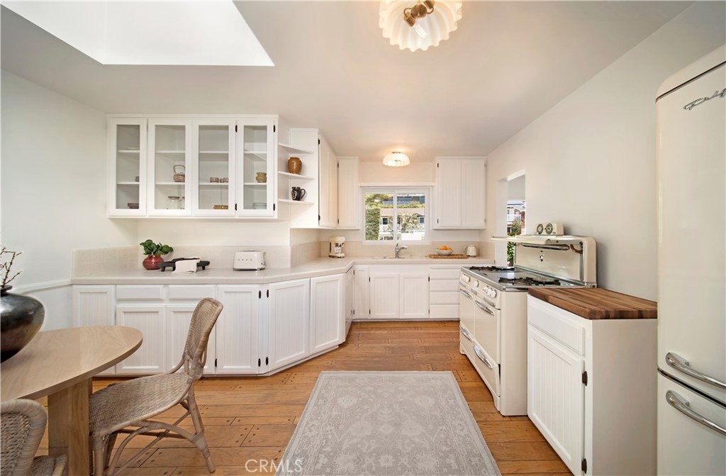 1665 Hillcrest Drive