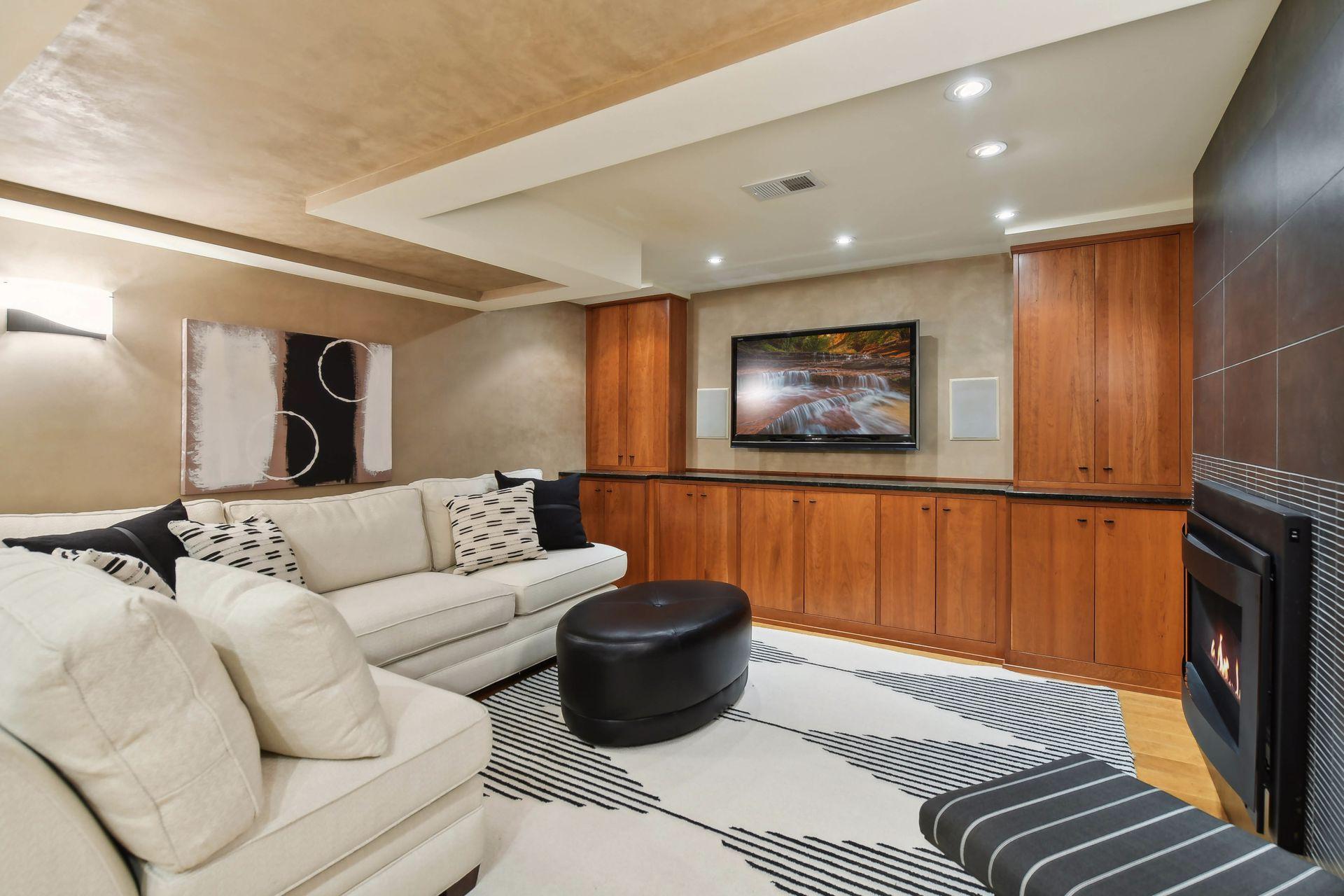 7212 Fleetwood Drive