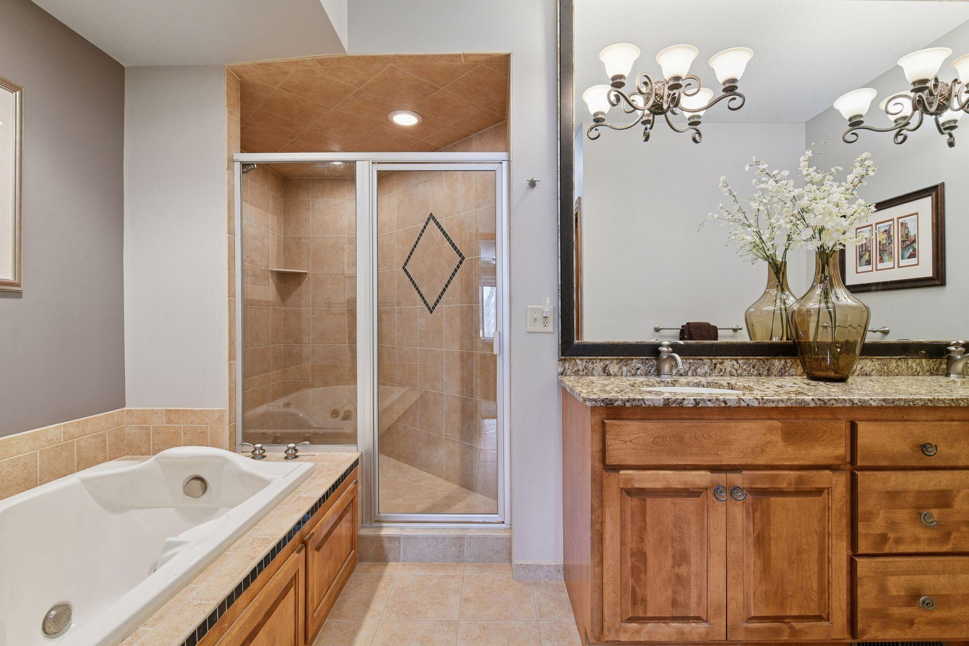 101 Willoughby Way E