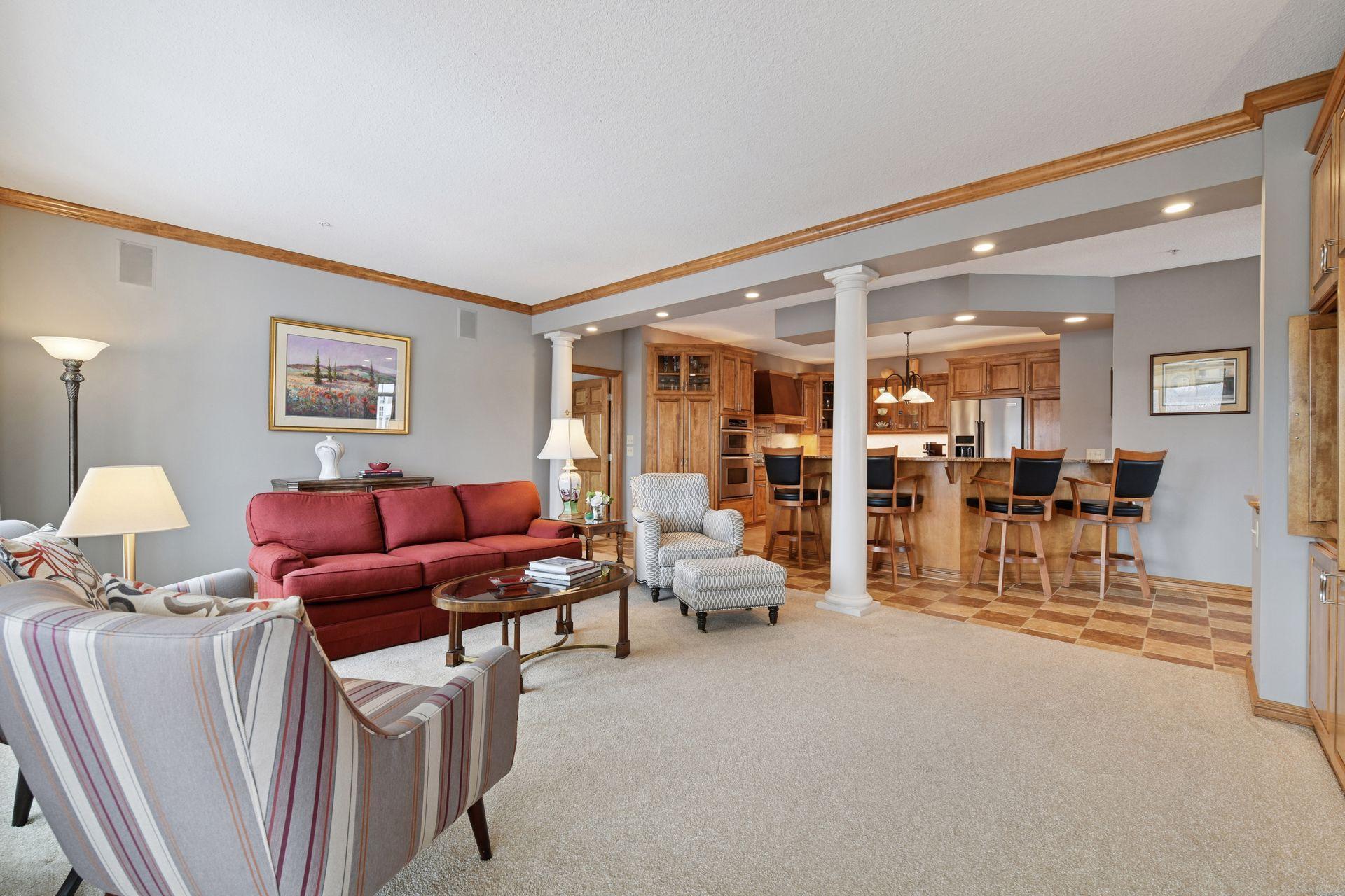 101 Willoughby Way E