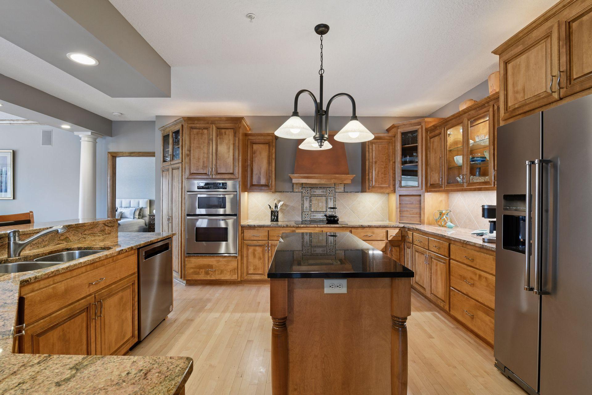 101 Willoughby Way E