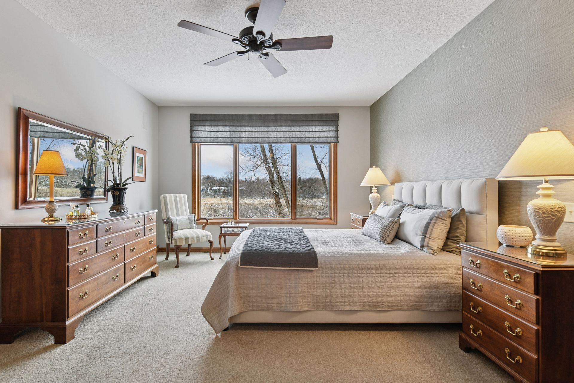 101 Willoughby Way E