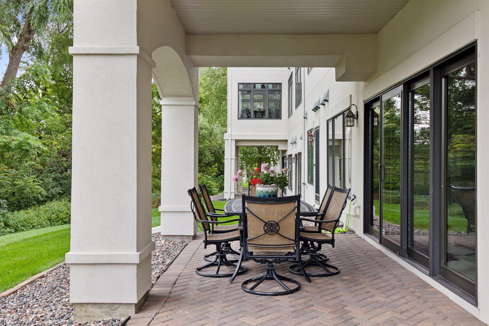 101 Willoughby Way E