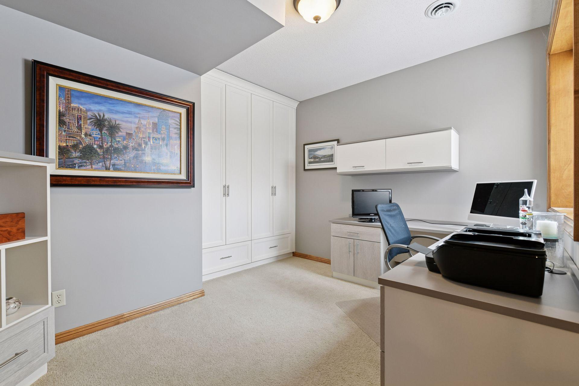 101 Willoughby Way E