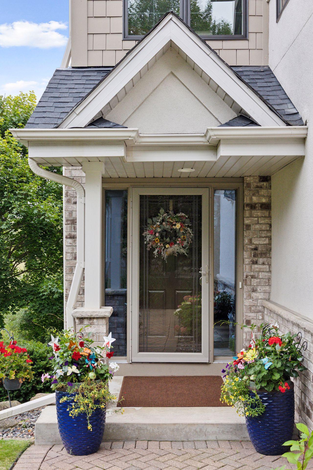 101 Willoughby Way E