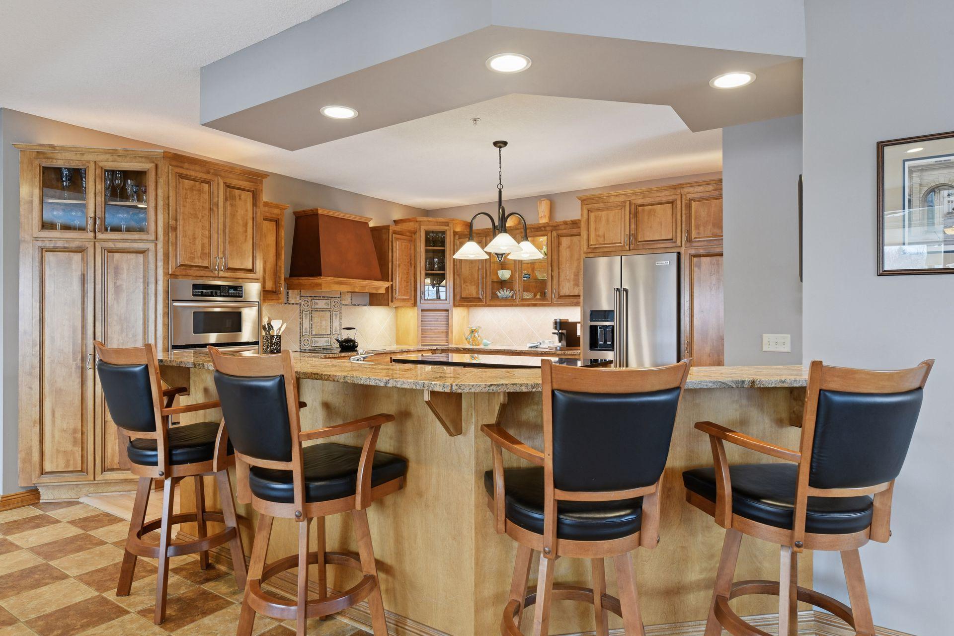 101 Willoughby Way E