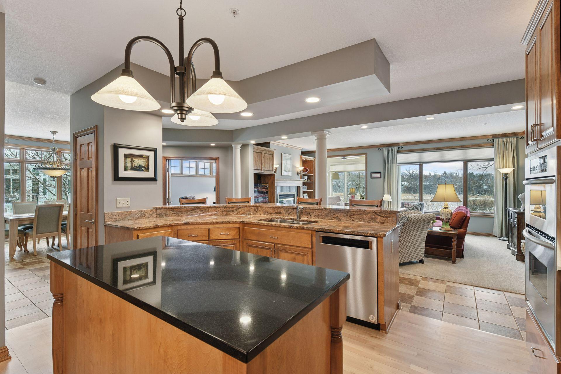 101 Willoughby Way E