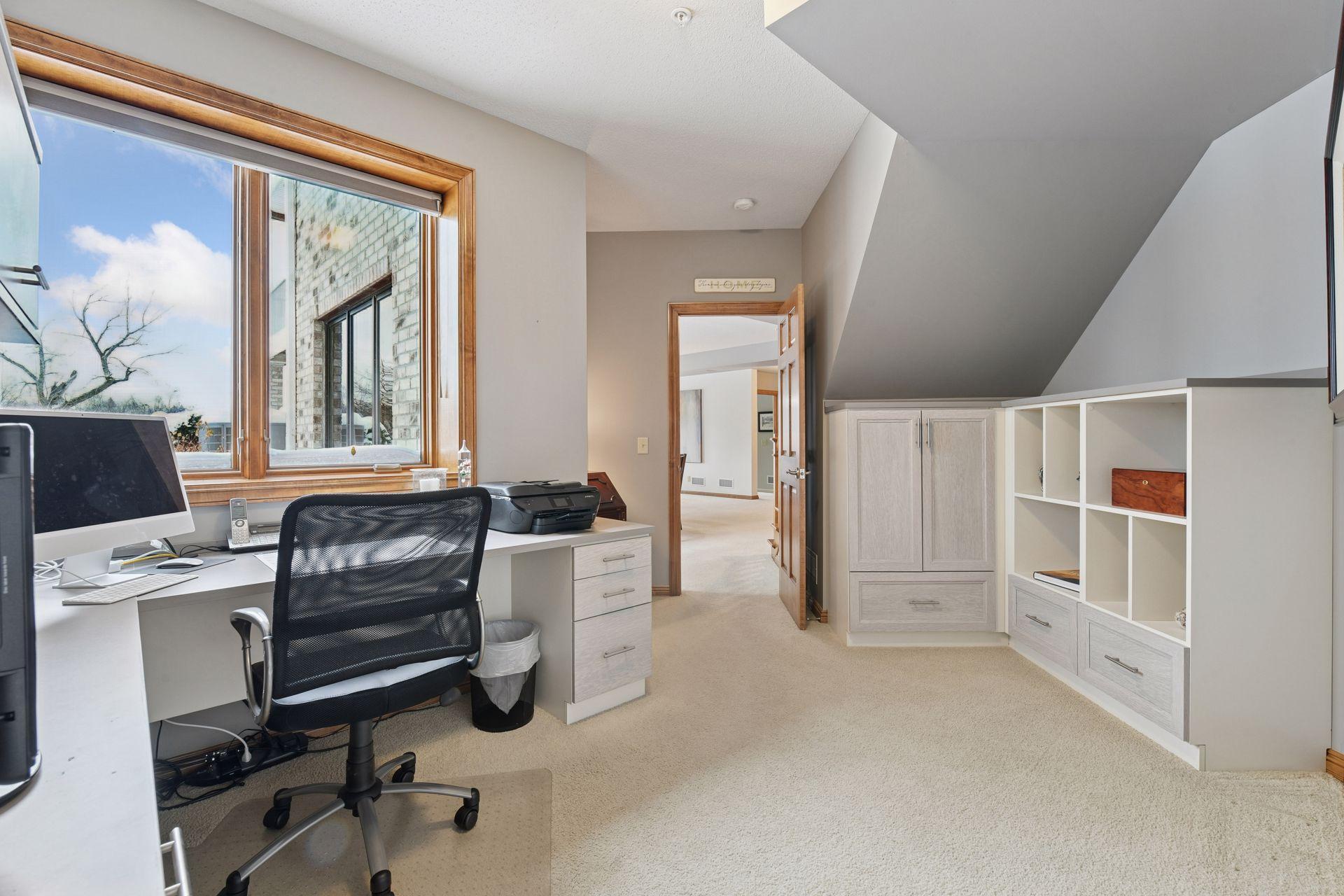 101 Willoughby Way E