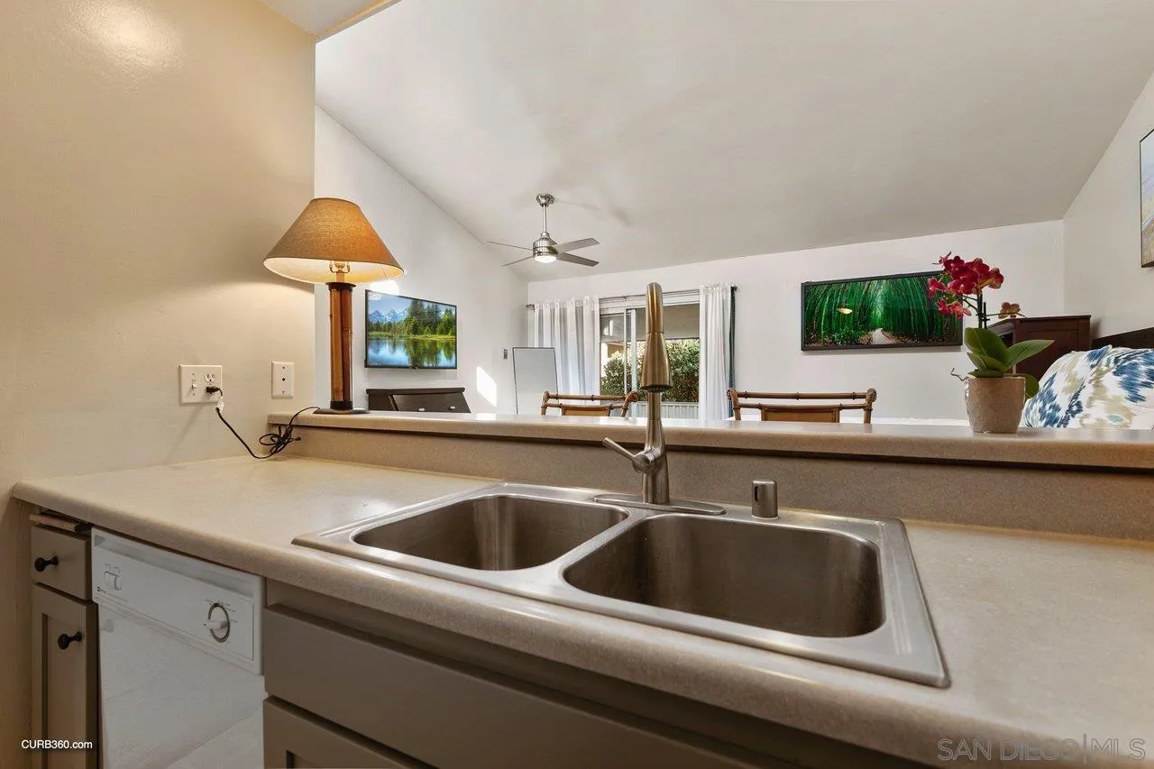 4600 Lamont St Unit 319