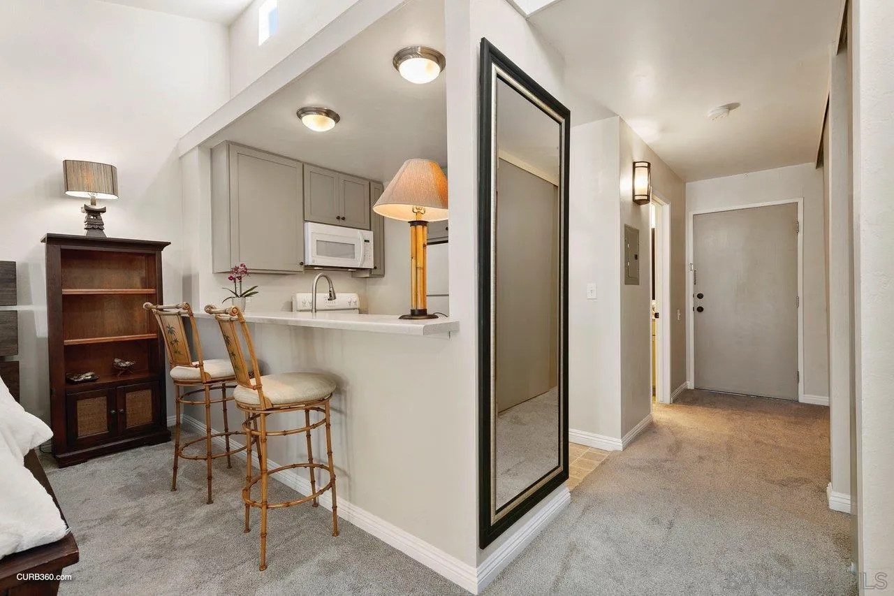 4600 Lamont St Unit 319