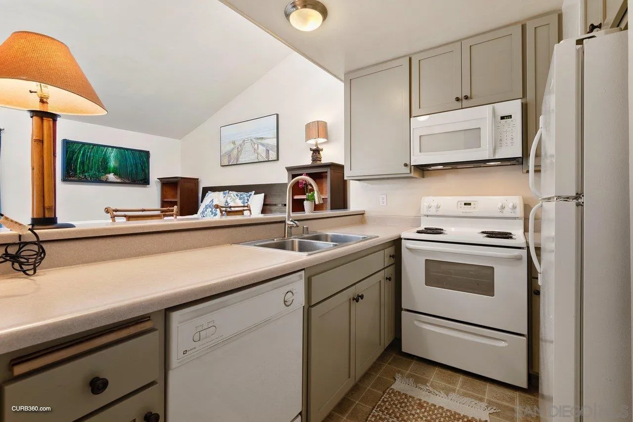 4600 Lamont St Unit 319