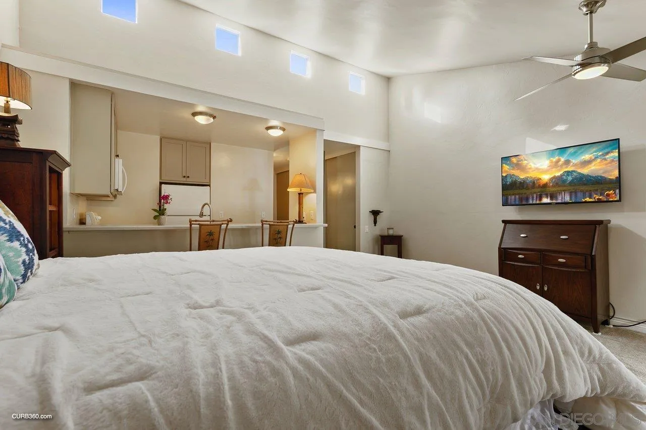 4600 Lamont St Unit 319