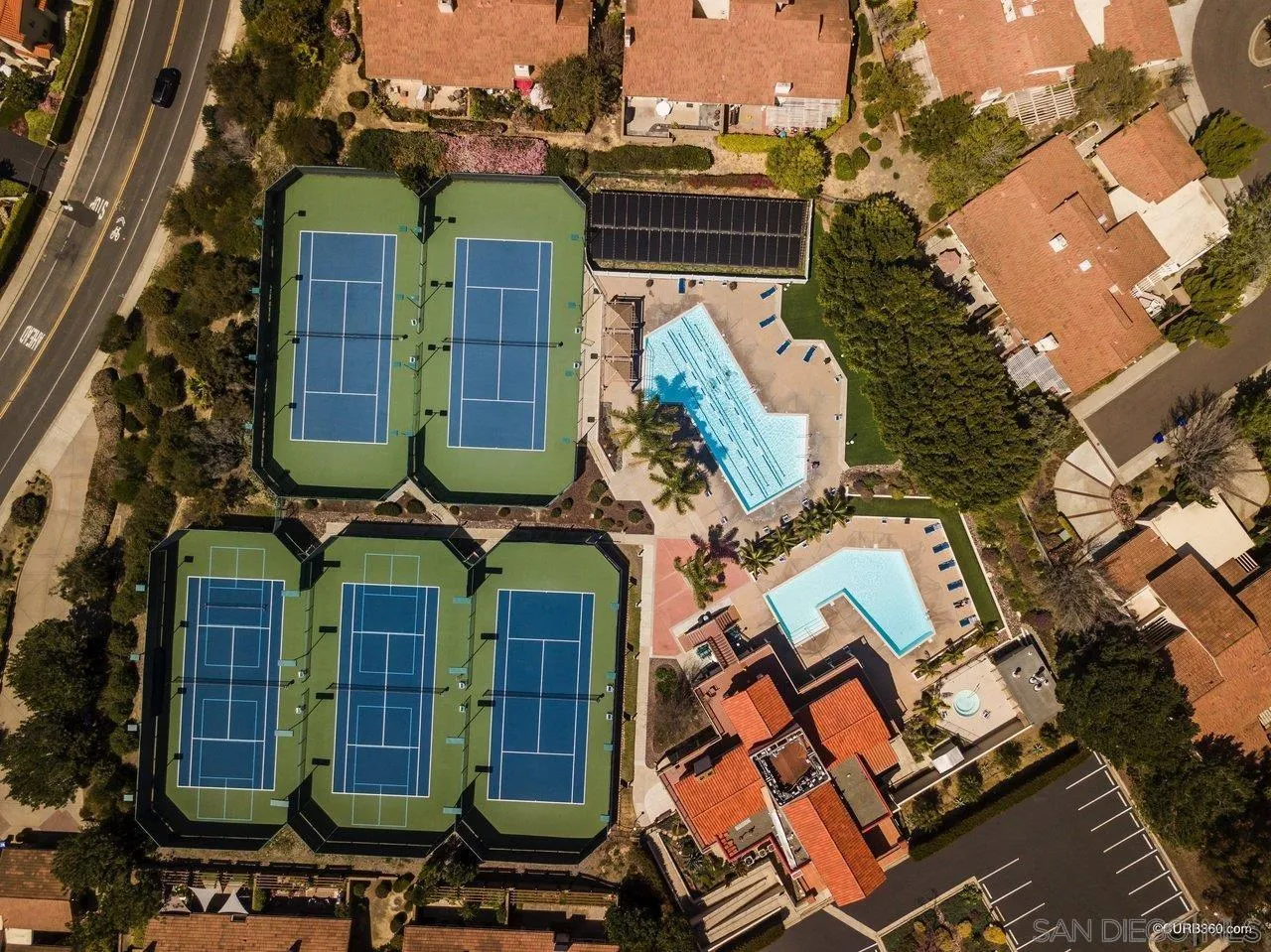 5833 Caminito Empresa