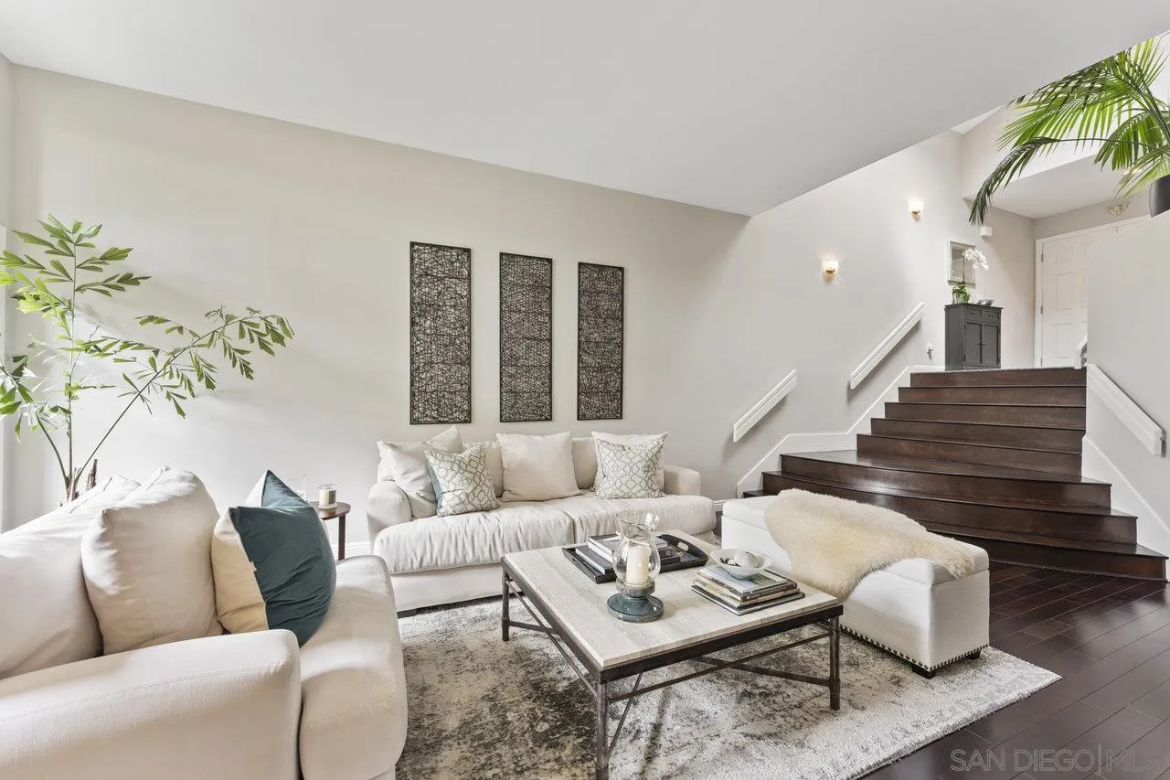 5833 Caminito Empresa