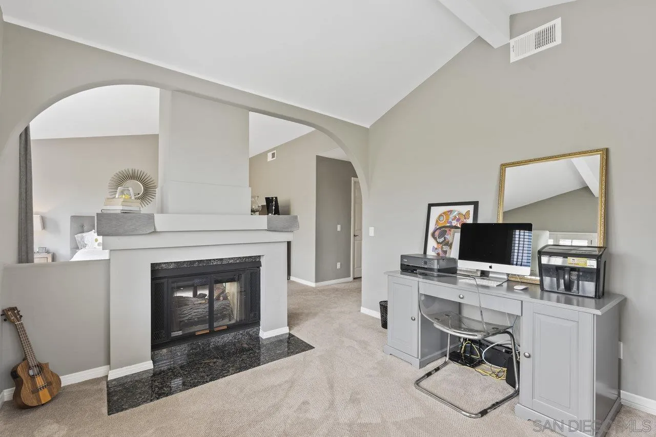 5833 Caminito Empresa