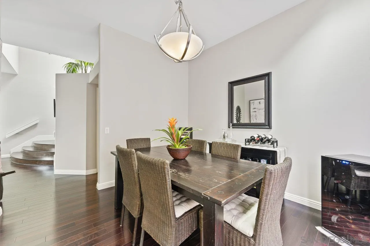 5833 Caminito Empresa