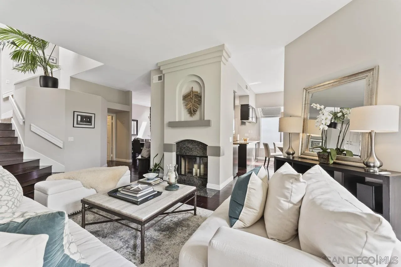 5833 Caminito Empresa