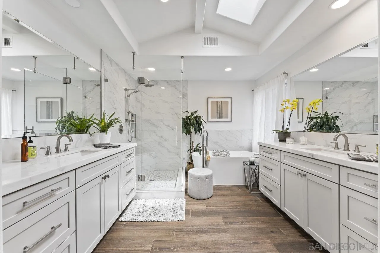 5833 Caminito Empresa