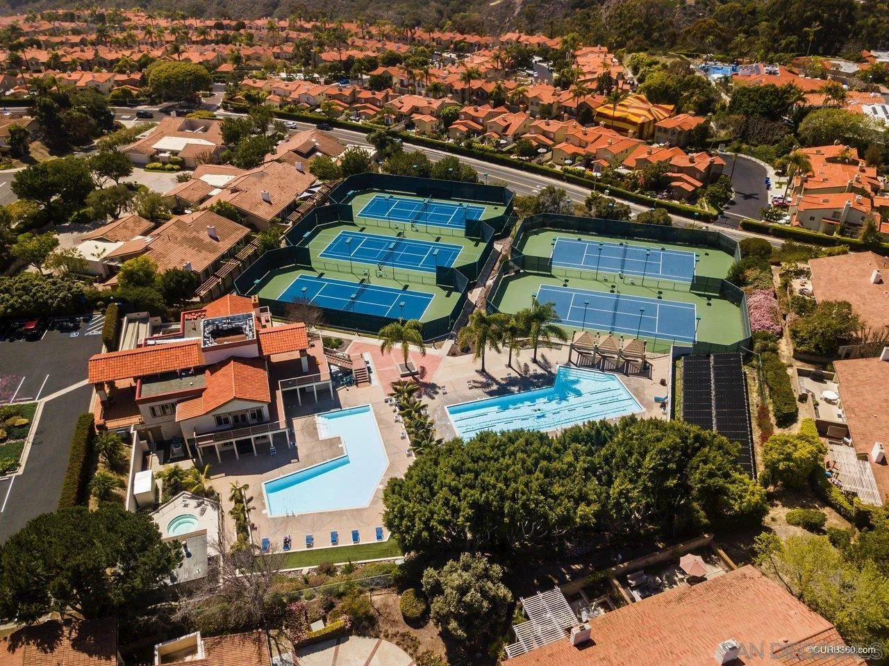 5833 Caminito Empresa