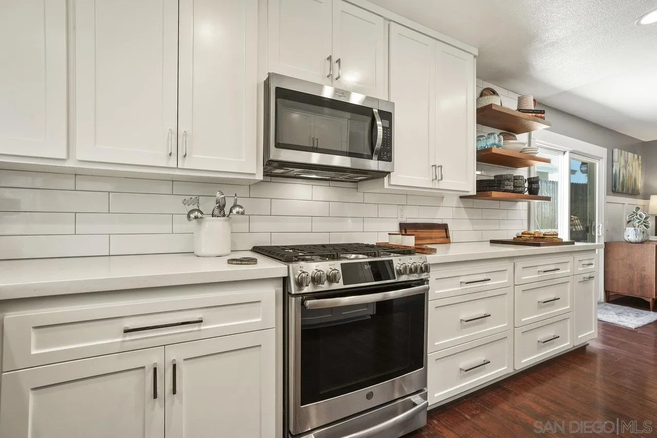 42733 San Julian Pl.