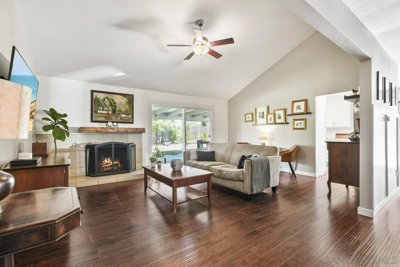 42733 San Julian Pl.