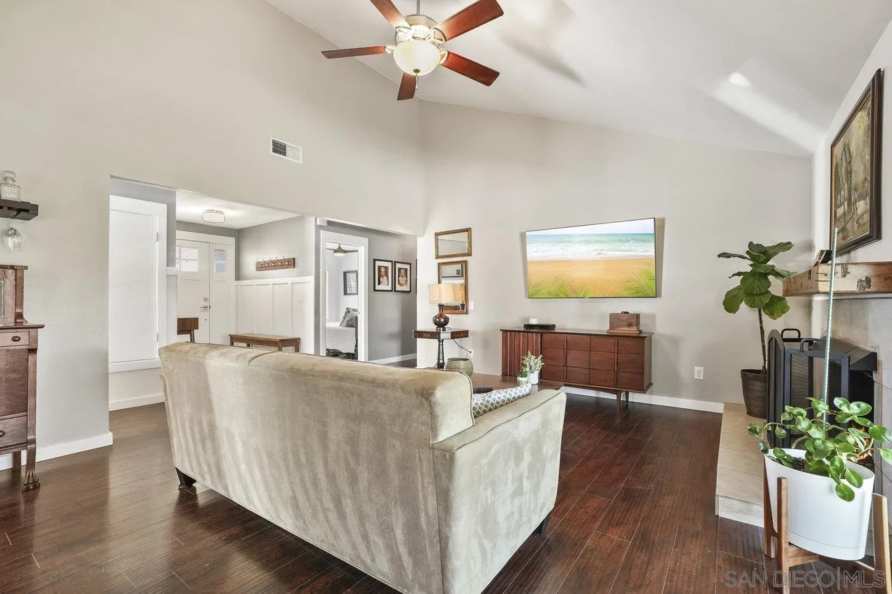 42733 San Julian Pl.