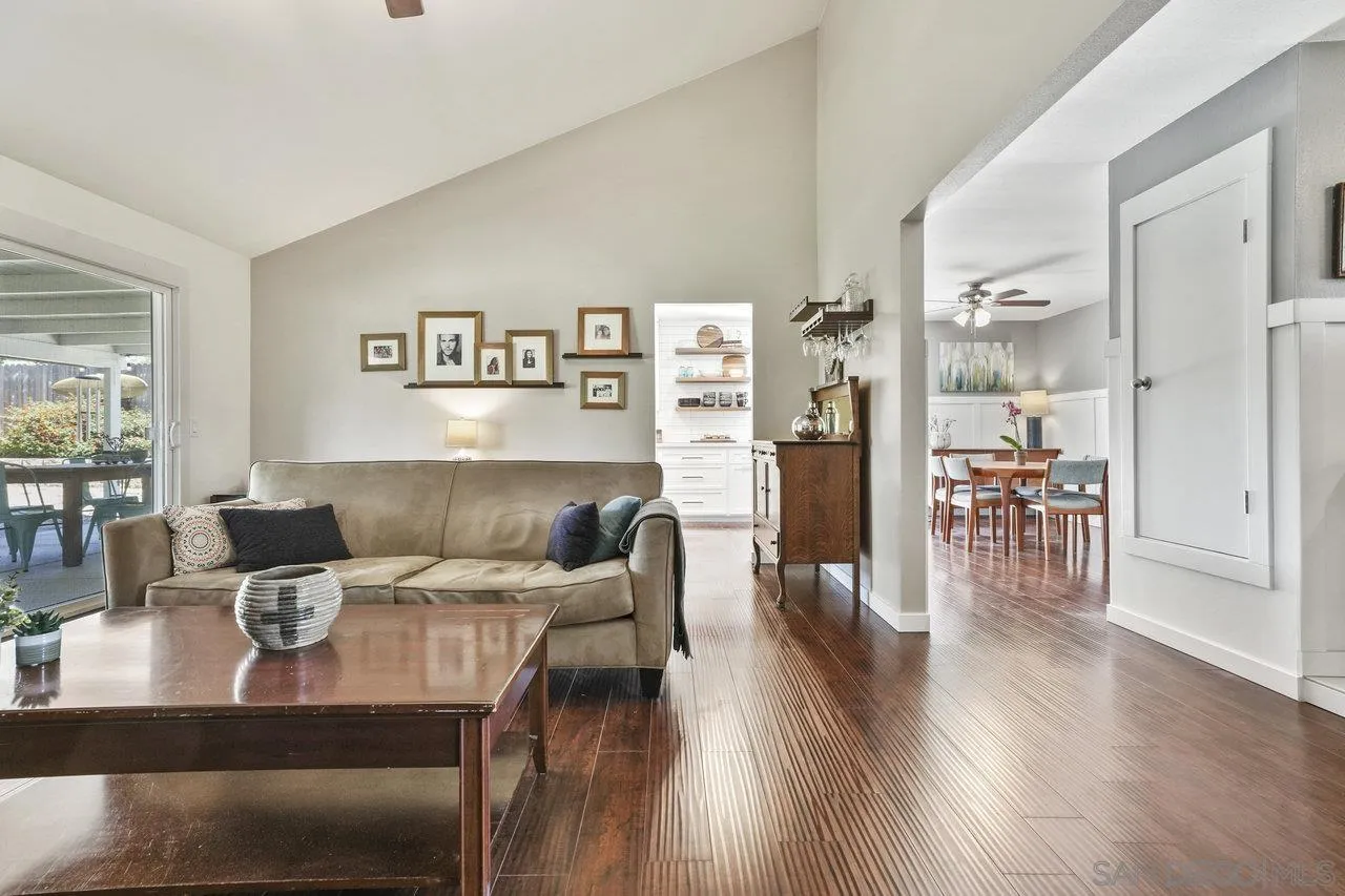 42733 San Julian Pl.